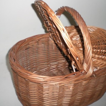 Comprar Cesta de 30 con 2 tapas color buff en CesteriaGretel.Com