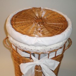 Comprar Ropero de mimbre de 70 color buff con puntilla en CesteriaGretel.Com