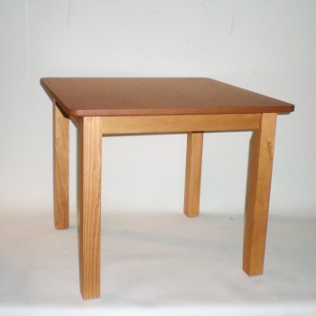 Comprar Mesa infantil cuadrada miel en CesteriaGretel.Com