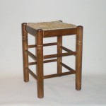 Comprar Taburete de enea, con cerco, color NOGAL en CesteriaGretel.Com