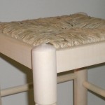 Comprar Taburete para encimera, con cerco, sin barnizar en CesteriaGretel.Com