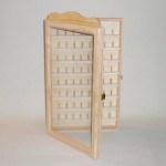 Dedalero de madera de pino macizo con capacidad para 64 dedales 