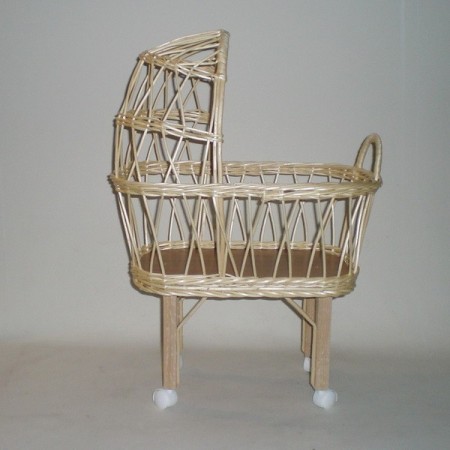 Comprar Cuna muñeca de mimbre con capota en CesteriaGretel.Com