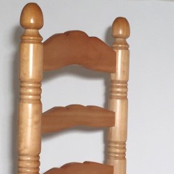 Silla mesonera color miel