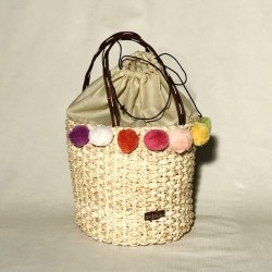 Bolso paja maiz con borlas