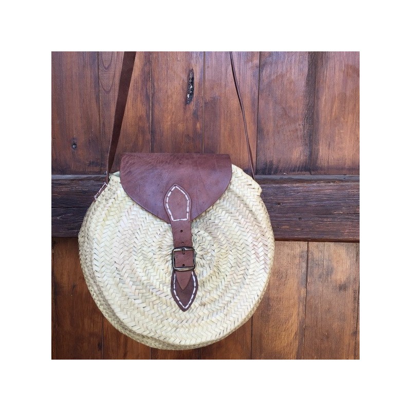 Bolso bandolera redondo solapa cuero