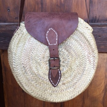 Bolso bandolera redondo solapa cuero