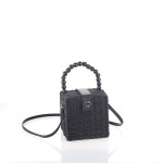 Bolso negro de rafia