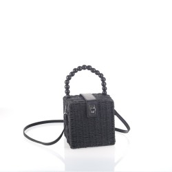 Bolso negro de rafia