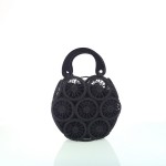 Bolso negro de rafia