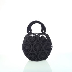 Bolso negro de rafia