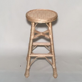 Taburete de barra en mimbre