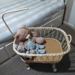 Cuna mimbre muñeco reborn con dosel