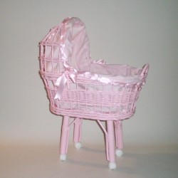 Comprar Cunita con capota color rosa vestida en CesteriaGretel.Com