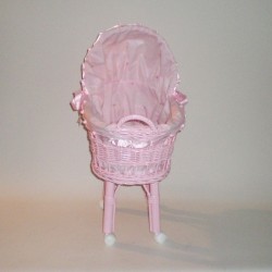 Comprar Cunita con capota color rosa vestida en CesteriaGretel.Com